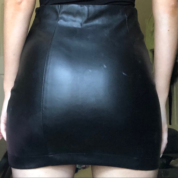 Black Leather Skirt - Picture 2 of 2